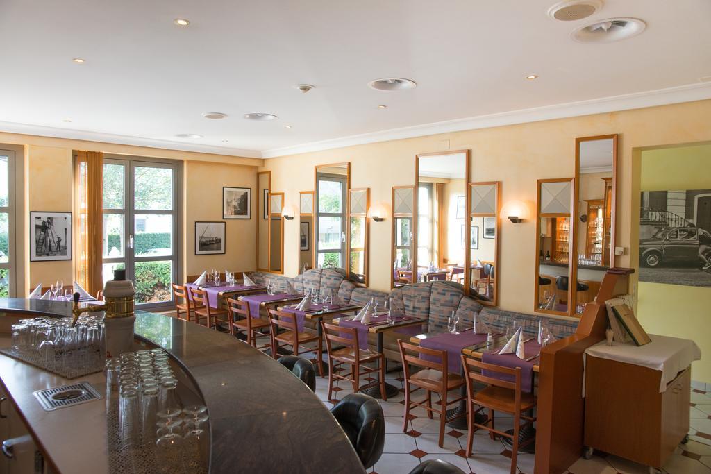 Hotel Fly Away Kloten Buitenkant foto