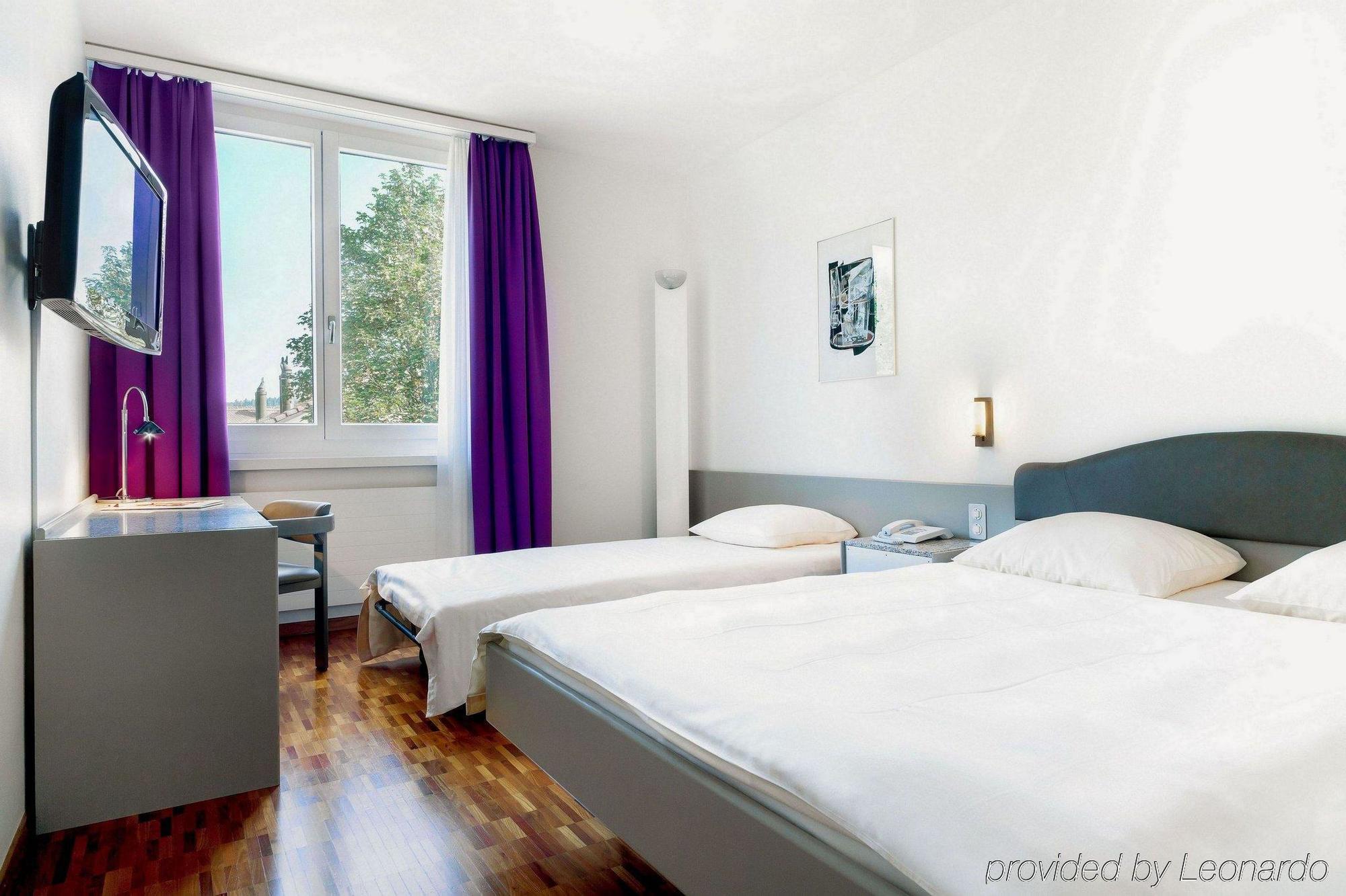 Hotel Fly Away Kloten Buitenkant foto