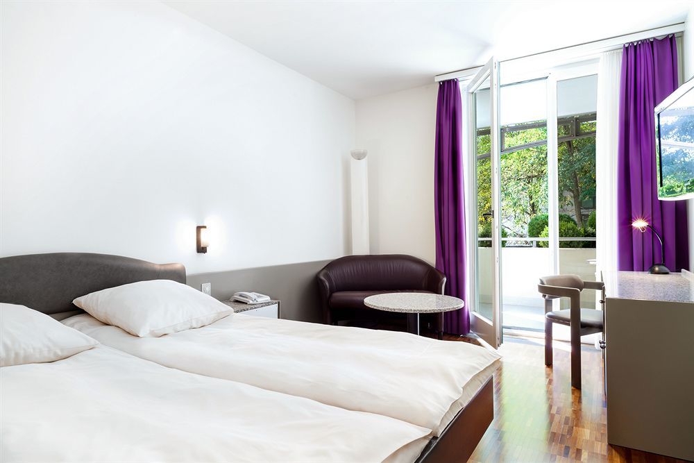 Hotel Fly Away Kloten Buitenkant foto