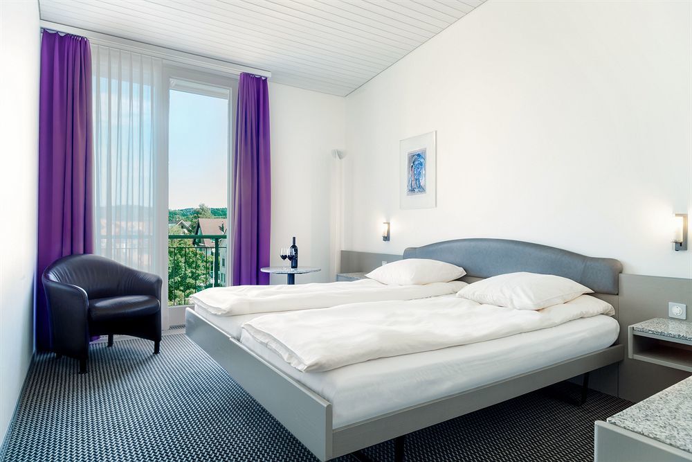 Hotel Fly Away Kloten Buitenkant foto