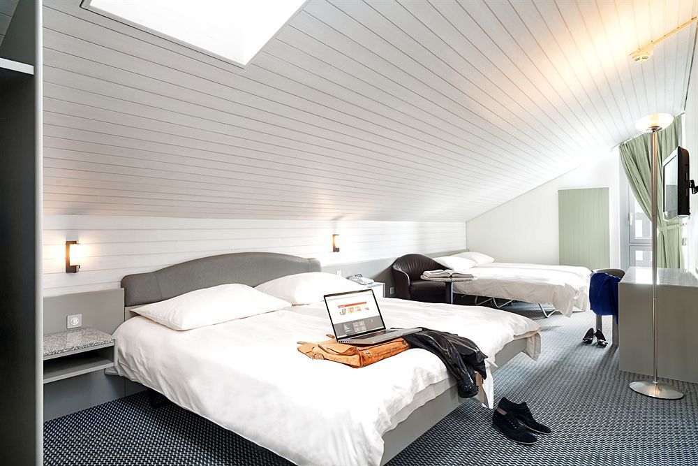 Hotel Fly Away Kloten Buitenkant foto