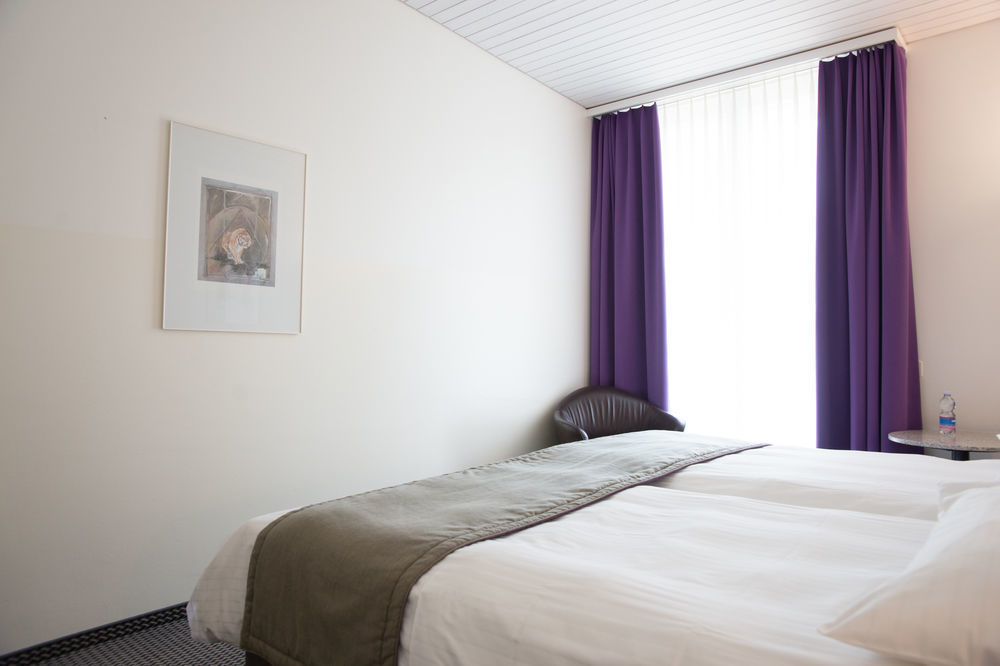 Hotel Fly Away Kloten Buitenkant foto