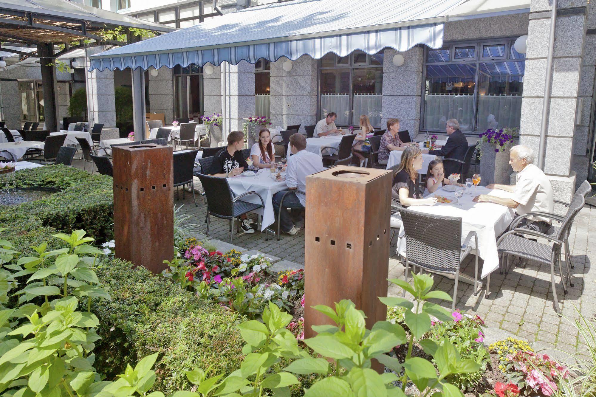 Hotel Fly Away Kloten Buitenkant foto