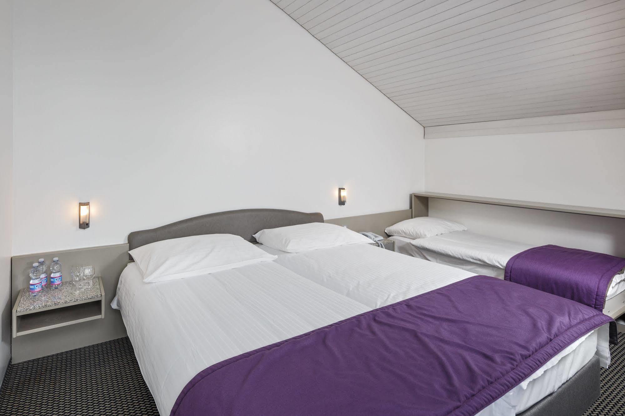 Hotel Fly Away Kloten Buitenkant foto